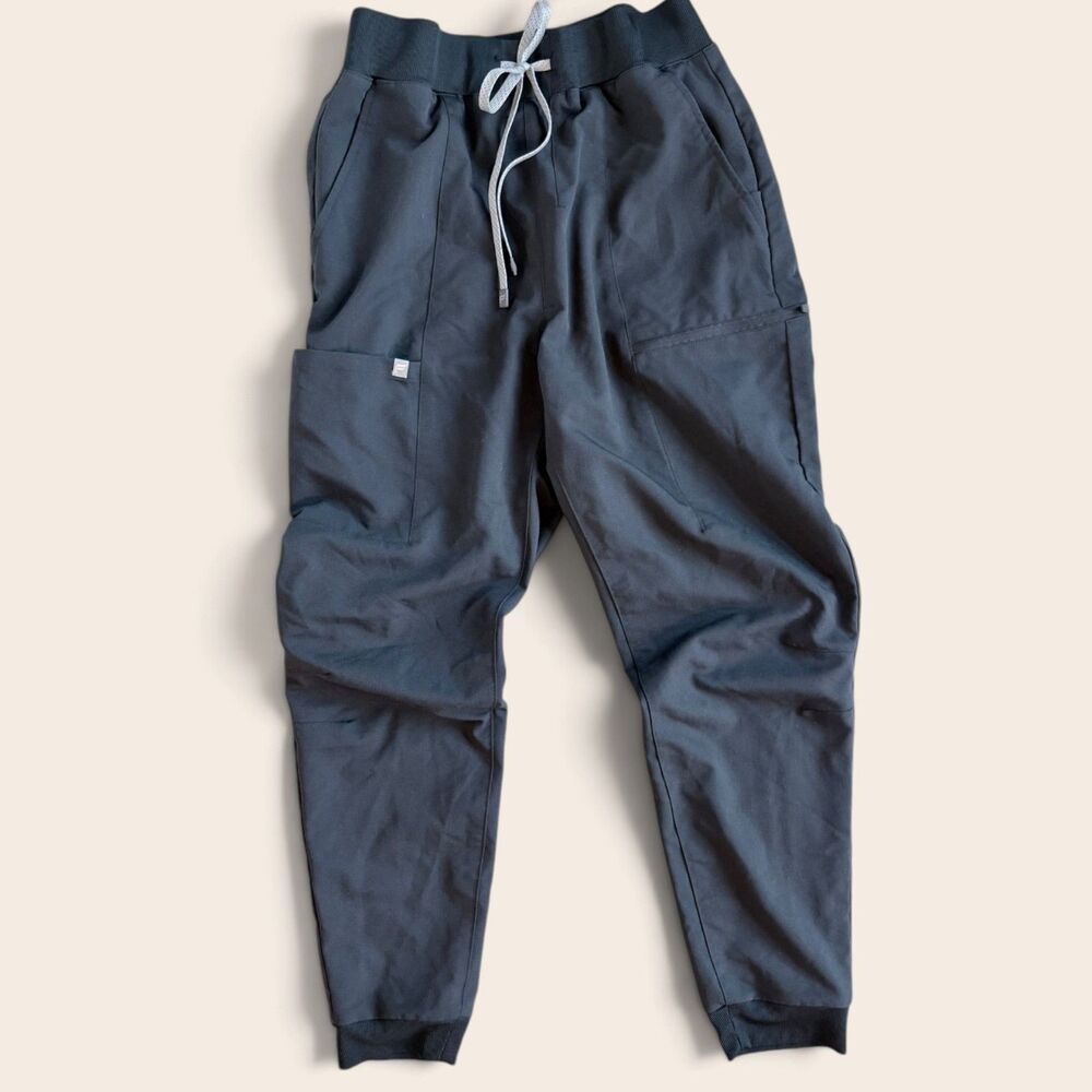 Fabletics Women’s SizeM Black Cargo Jogger Pants Performance Athleisure Techwear
